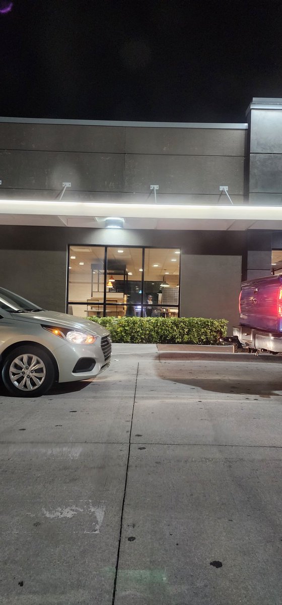LacedRealities's tweet photo. @McDonalds it's sad lobby closes at 11pm and they have it closed at 10:40 she said there is no employees but has one cleaning the lobby ... this McDonald's is the worst. https://t.co/6rzIMUCbDX