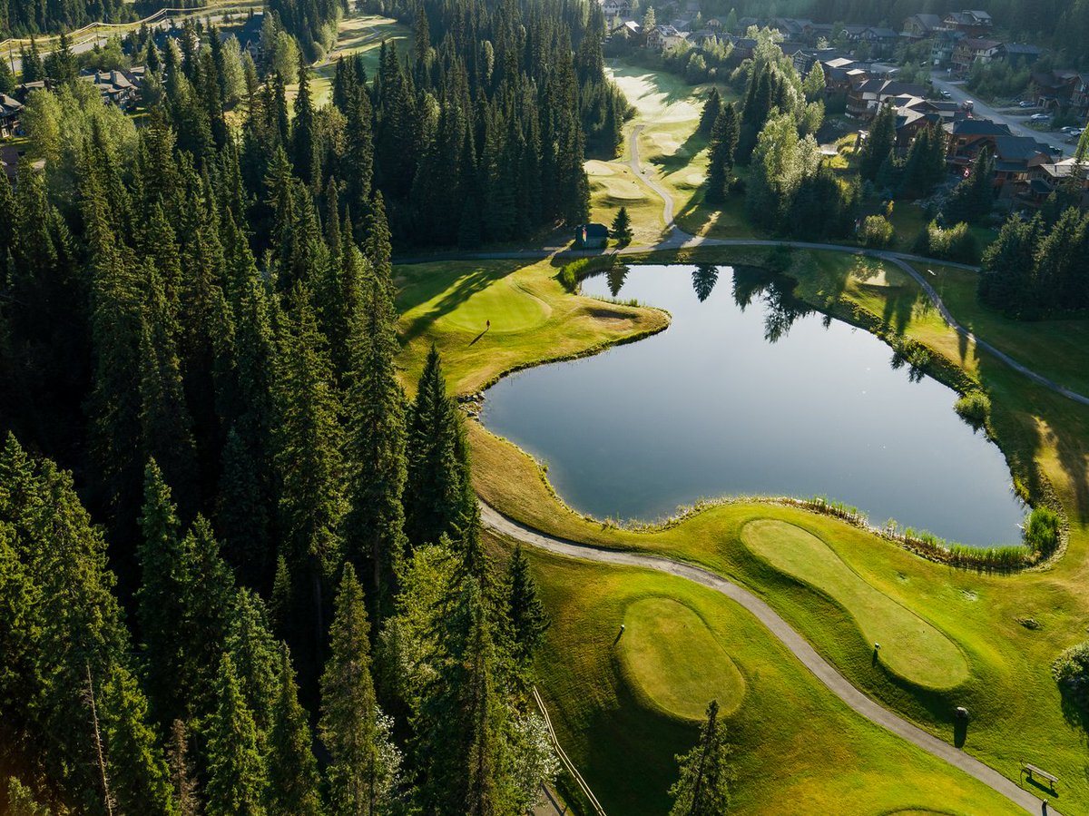 GolfKamloops's tweet image. Par 3 or Par 5? ⛳ 
Completely different shots, but which swing style has you dancing to the tee?

📸: @SunPeaksResort @sunpeaksgolf  | Nic Collar
📸: @Talkingrockgolf  | Andrew Penner Photography 

#golfkamloops #golfbc #golfswing #golfisfun #explorekamloops #kamloops #golf