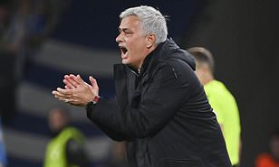 Real Sociedad 0-0 Roma (agg 0-2)

Jose Mourinho's quest for a second European trophy in two seasons continued as the Italian side ground out a goalless draw to reach the Europa League quarter-finals.

#UEL #seanknows