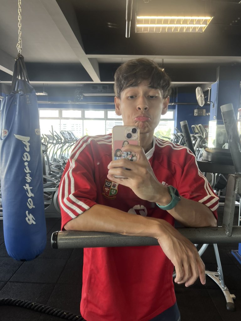 hoelymelayu's tweet photo. I tried a new gym today 😍🥰 https://t.co/5qcWBl17oL