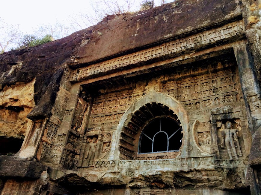 MonaADhar's tweet photo. #Indianrockcuttemples
2. #Ajanta Caves
#UNESCO World Heritage Site.
These caves are more than 2000 years old.
Ajanta Caves constitute ancient #Chaityas and #Viharas.
Caves have beautiful paintings depicting many stories from Buddha's life. https://t.co/U9as1wnVwe