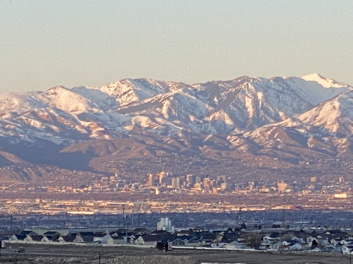 weathercaster's tweet image. Fantastic #Wasatch #Mountains reflecting #snow at #sunset @UtahWxMan @BigPowderUtah @utahskiweather @Grallon @justzahm @UtSkiConditions @brian_schnee @ChaseThomason 
@brianwusa @dannahyer @UtahWxMan @dannahyer @youtah @cajaaw @Climatologist49 @wrighthydromet @fox13 @weathercaster
