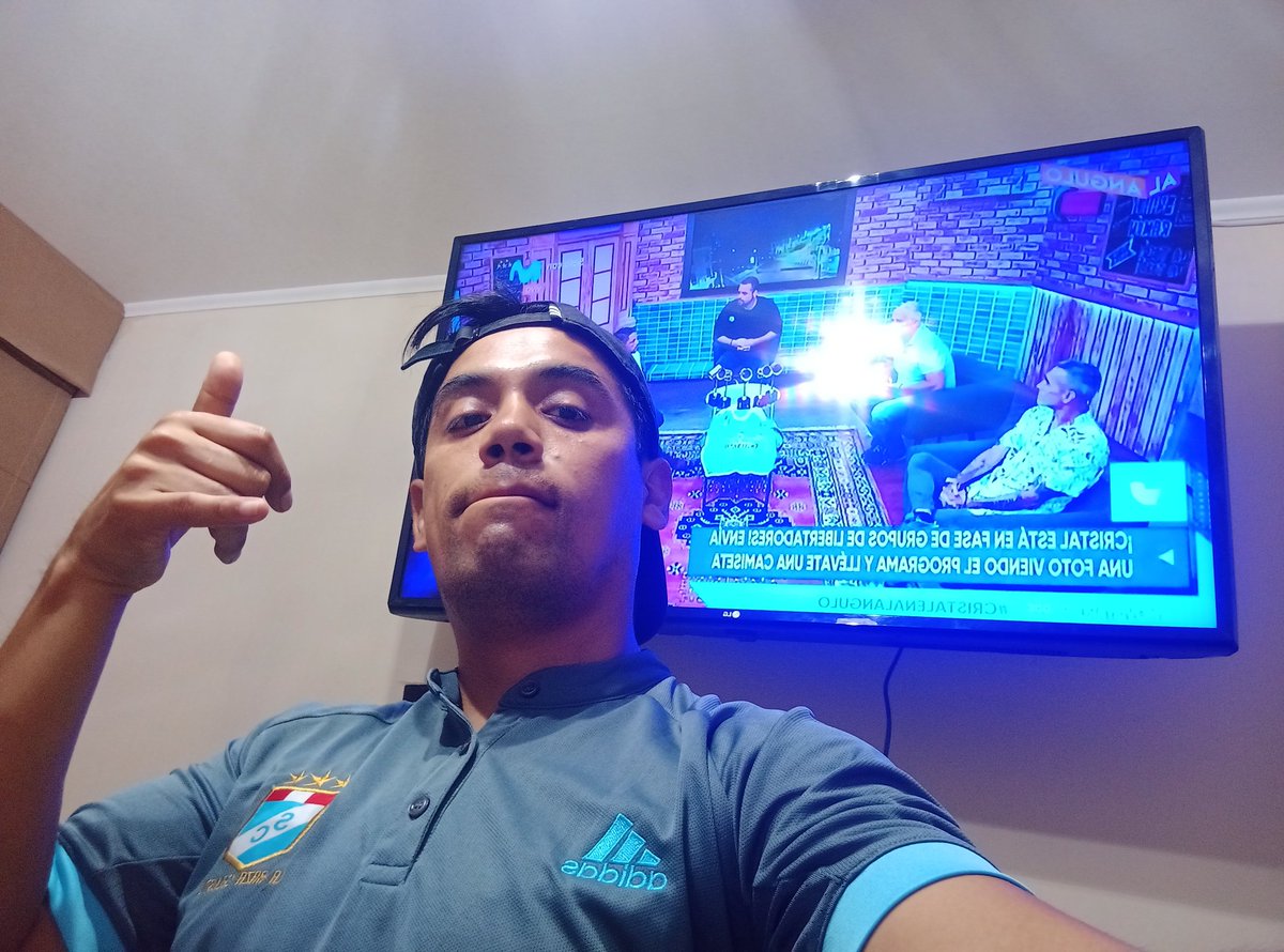 antoni669's tweet photo. @MovistarDeporPe Viendo #cristalenalangulo, fuerza CRISTAL...!! https://t.co/cL7R7eSYoz