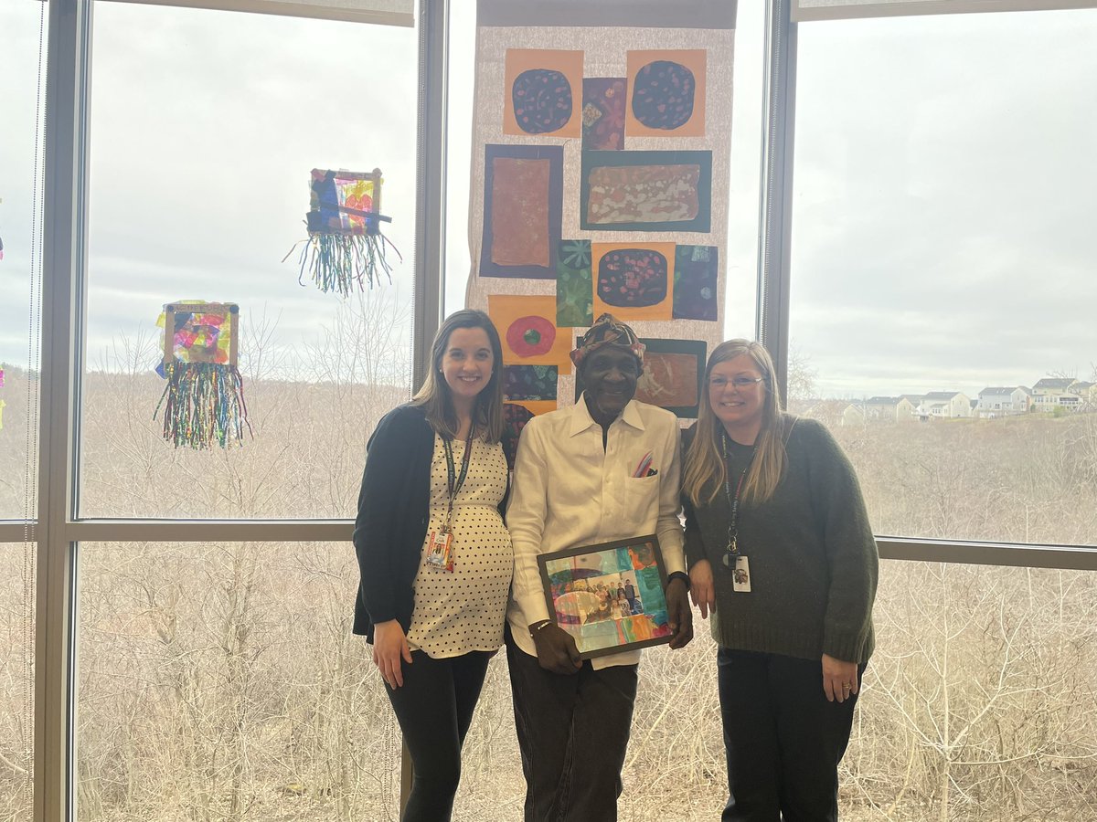 Celebrating our Artist in Residency project with @pghartsmedia Saihou Njie today! We enjoyed storytelling, art, drumming, and some pizza! Thanks for joining us at APC! @MrsCroftAPC @mrspamrawlings @Avonworthschool
