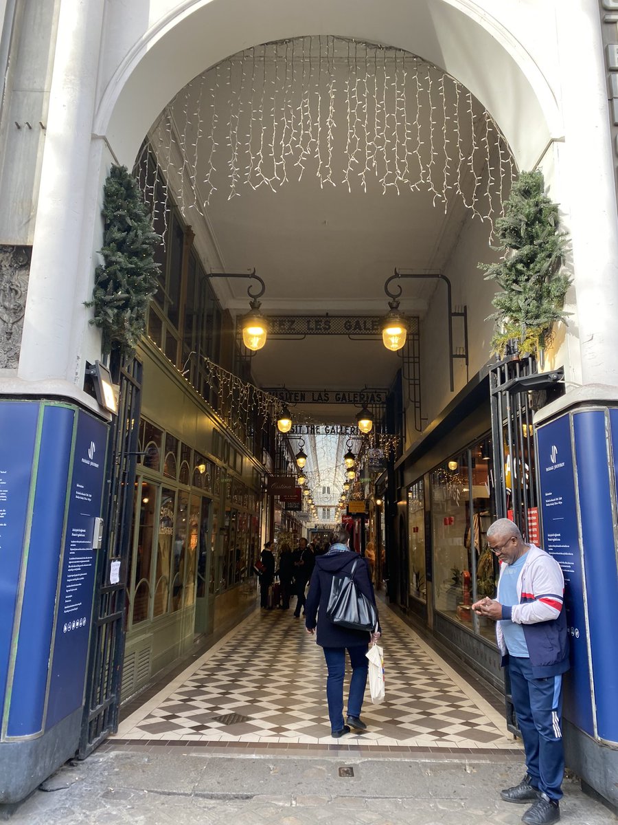 ArtoftheTitle's tweet photo. A lovely studio visit and walk through one of Paris’s many passages with designers @AnaisMak and @NinalouG https://t.co/6utQD01aoB