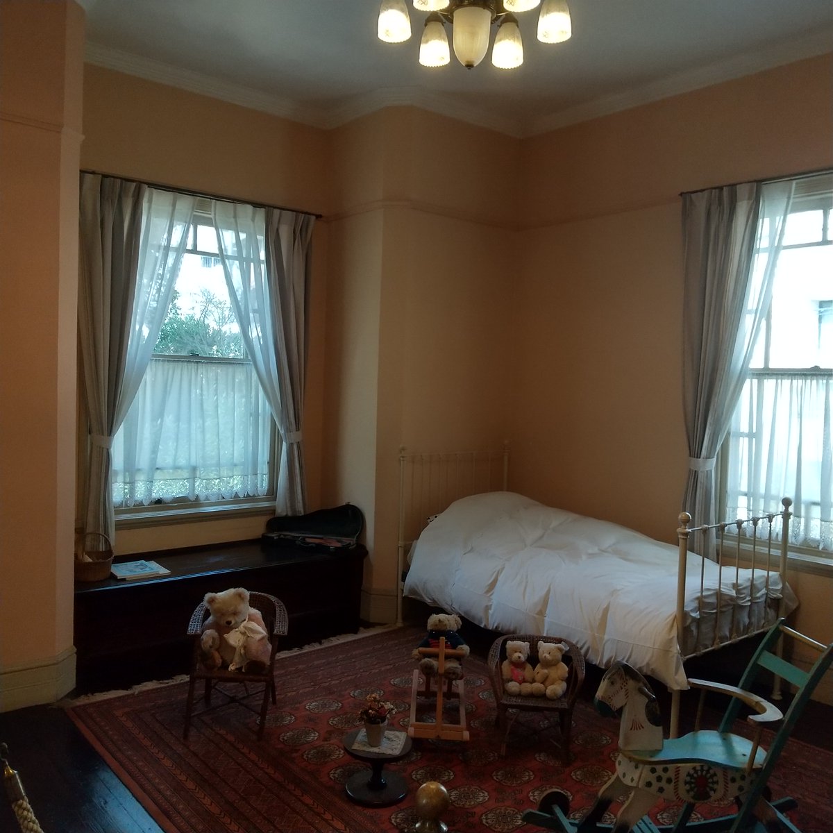 ArigatoTravel's tweet photo. Have you ever heard of “Moegi house”? Built in 1903 in Kobe as a residence for an American Consul General, it is now open to the public. Visit it to get a glimpse of the luxurious designs of the early 1900’s featuring Western architecture in Japan. #setouchitrip #kobe https://t.co/t6zr2Bo3X0