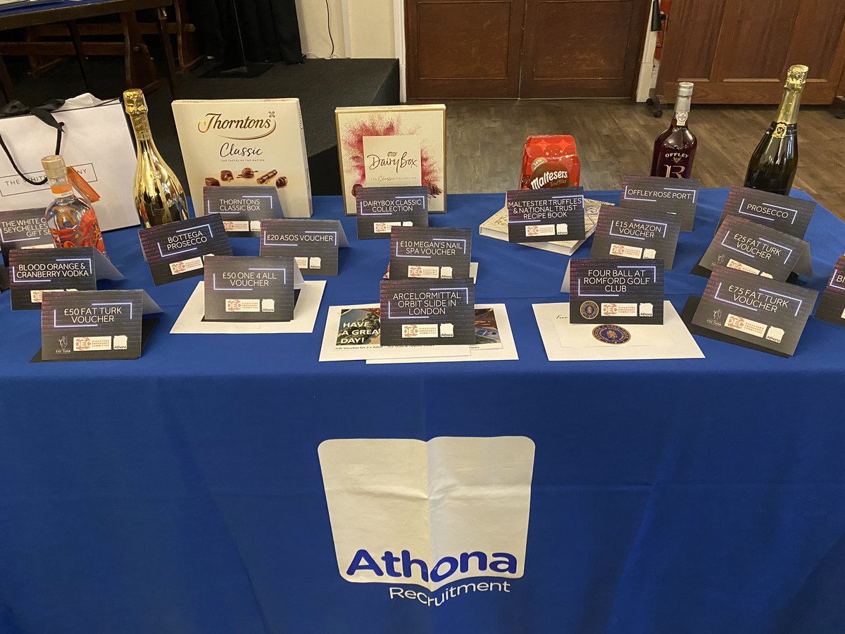 Romfordgolfclub's tweet photo. Big thanks to @AthonaRec for a great charity quiz held at RGC tonight. It was a great evening that raised much needed funds for @decappeal. Congratulations to the winners #athona #decappeal #charityquiz #rgc https://t.co/MSnXthi91p
