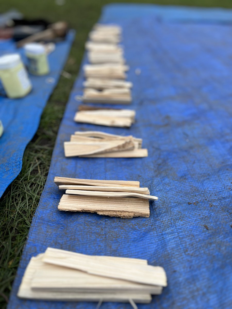 camp_curiosity's tweet image. A brilliant day @larkhillSK3 for a whole school #firelighting workshop as part of the school @ScienceWeekUK activities. The children were polite &amp;amp; really excited with lots of thanks &amp;amp; cheers when they succeeded. Well done all. #firetriangle #firescience #outdoorscience