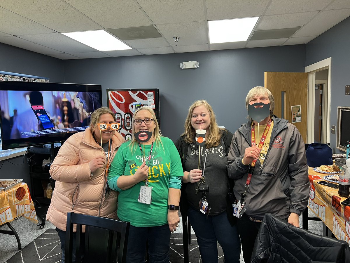 RHE_APBerg's tweet photo. Staff fun today in the lounge. #bustedbrackets #rheproud @rheprincipal https://t.co/jLTiZEpSqF