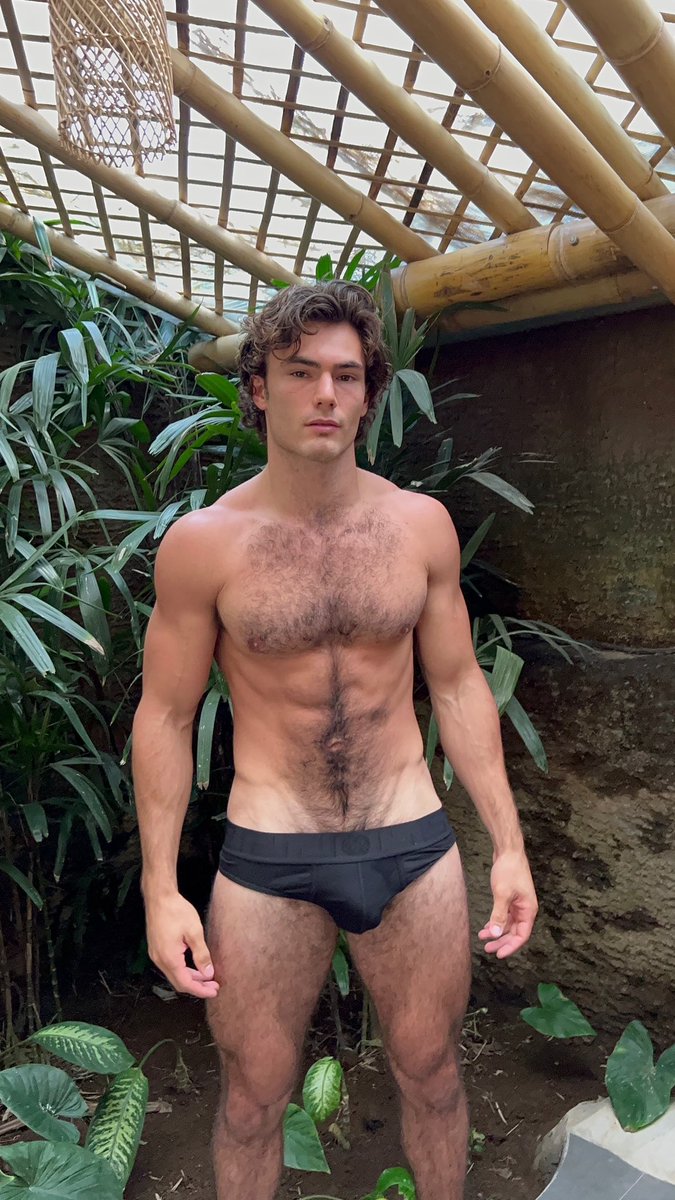levi_is_long's tweet photo. let’s workout at my place? #fitness https://t.co/0j8NDhj1Q8