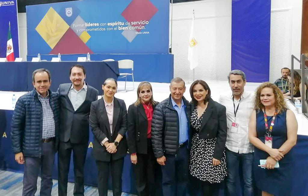 Leti_DelgadoC's tweet photo. En las últimas semanas se llevaron a cabo en todas las regiones del país Capacitaciones Integrales de Licencias Médicas y Dictaminación en Materia de Riesgos de Trabajo e Invalidez, mismas que concluyeron el día de hoy en Jalisco. 🙌🏼 https://t.co/W1BG3D7Mf2
