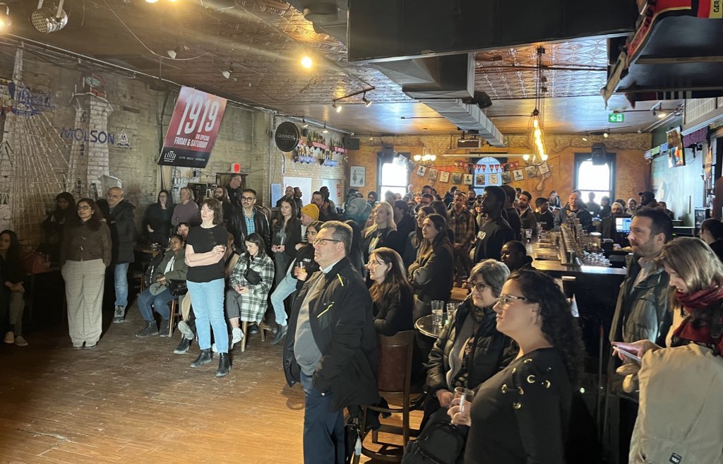 Whitney Moir tweet media