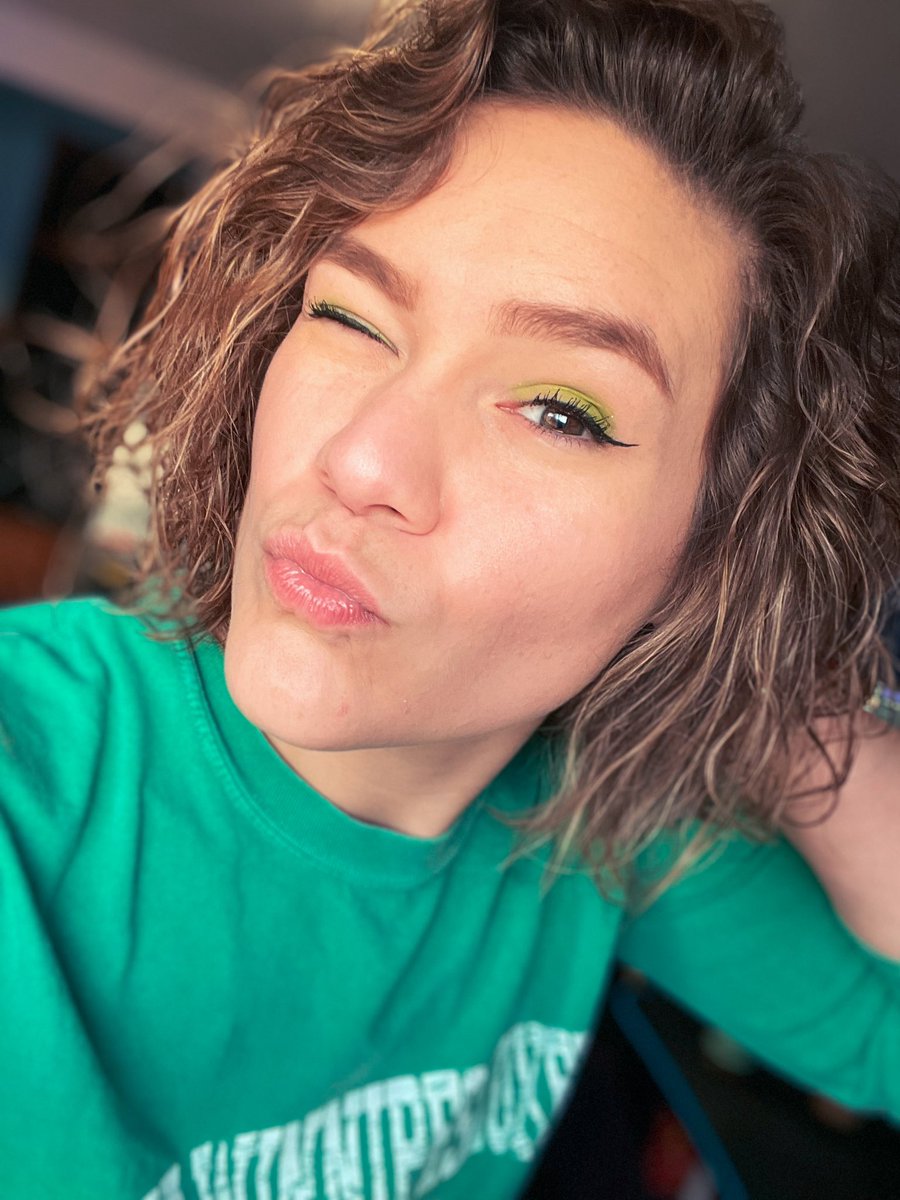 MLGmle's tweet photo. Kiss me I’m Irish… atleast 10% #StPatricksEve 🍀 https://t.co/KO1gKl47a8
