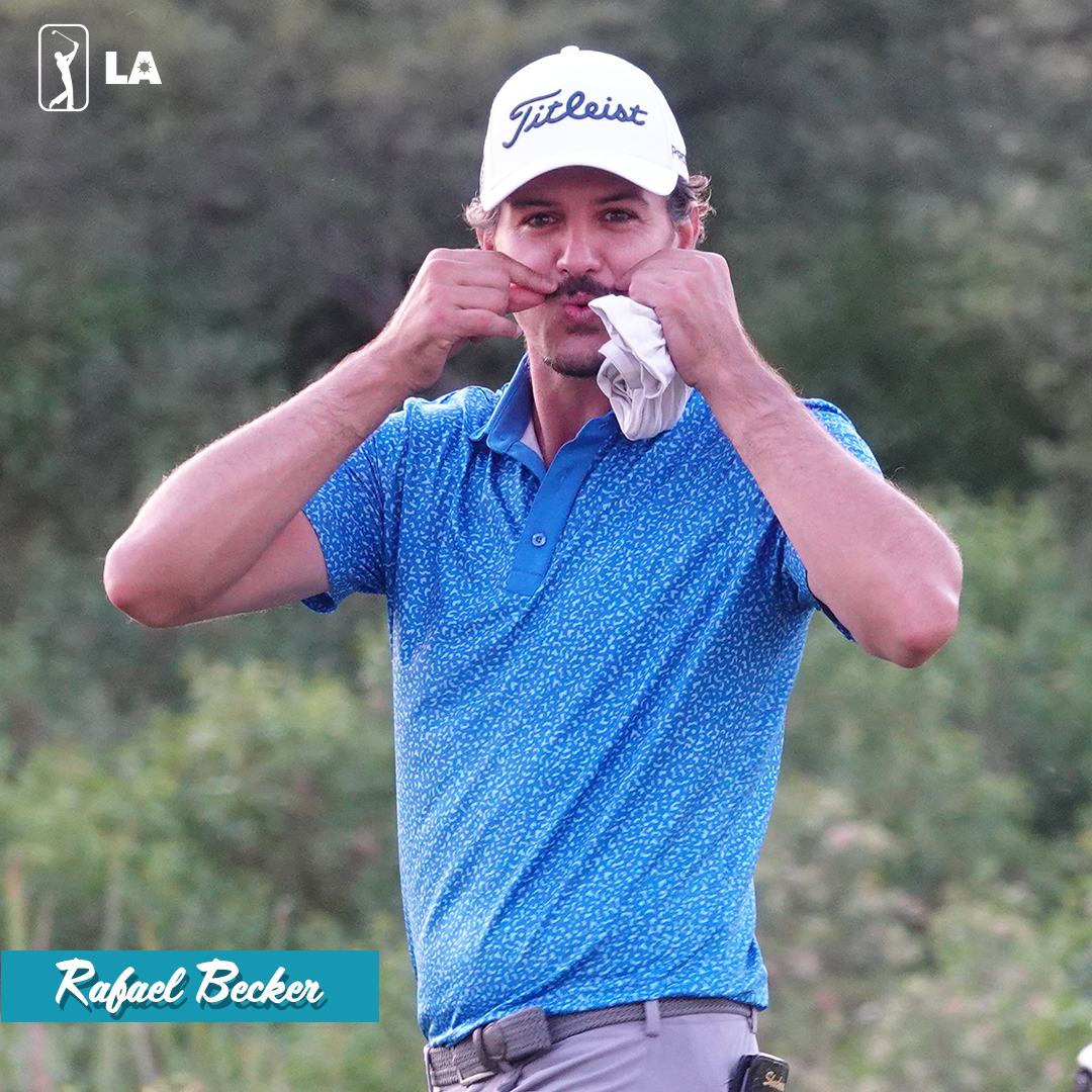 Rafa Becker 🇧🇷 feliz nuevo bigote…

<a href="/TheRafaBecker/">Rafa Becker</a> more than happy with his new mustache.

#TRHInvitational 🇦🇷