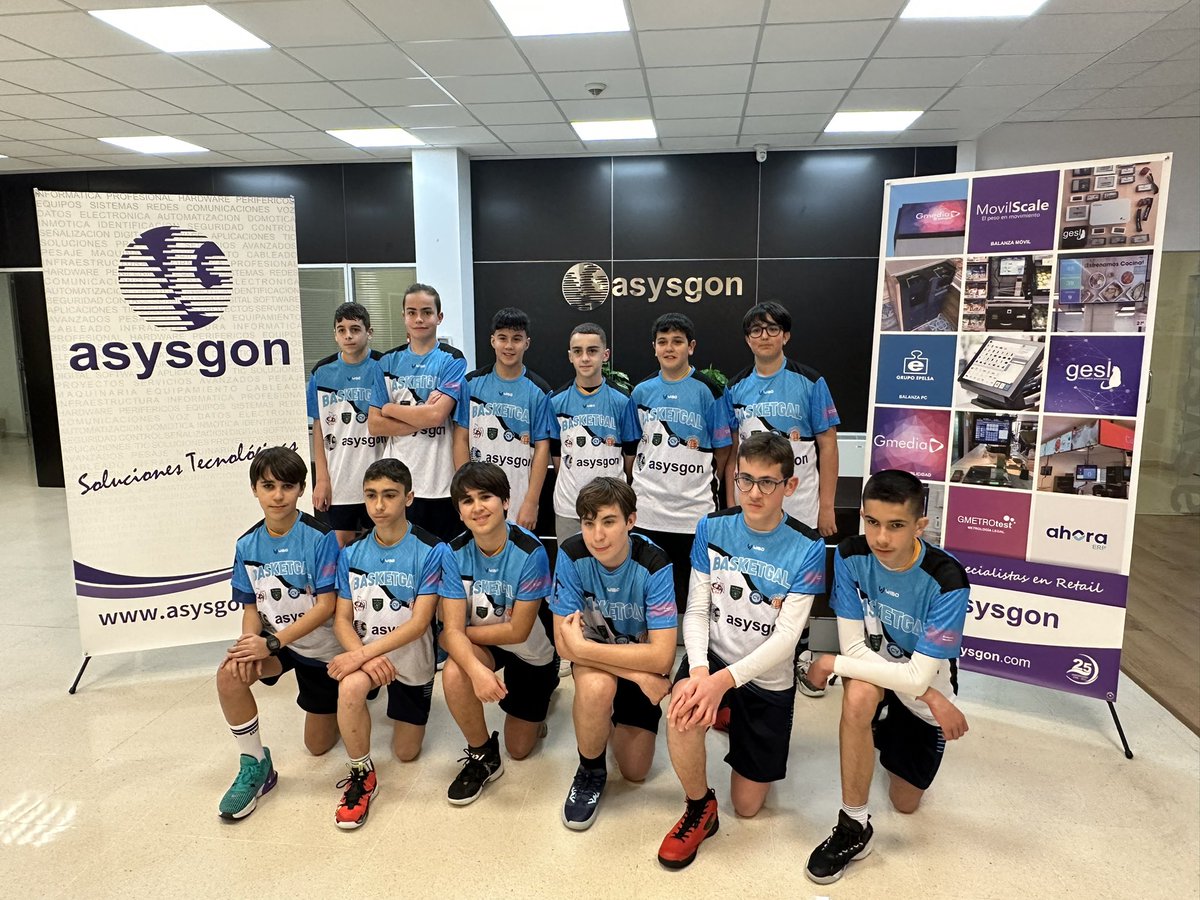 asysgon's tweet photo. Hoy en #Asysgon hemos recibido una visita muy especial. Los chicos del equipo infantil masculino de nuestro patrocinado CD Cluny Basketgal. Hemos disfrutado mucho de su visita
Estamos con el deporte 🏀 🏀💪💪
#deporte #Vigo #baloncesto #fegaba #sport #basketball #WeAreAllOneTeam https://t.co/C3ffxXkAu8