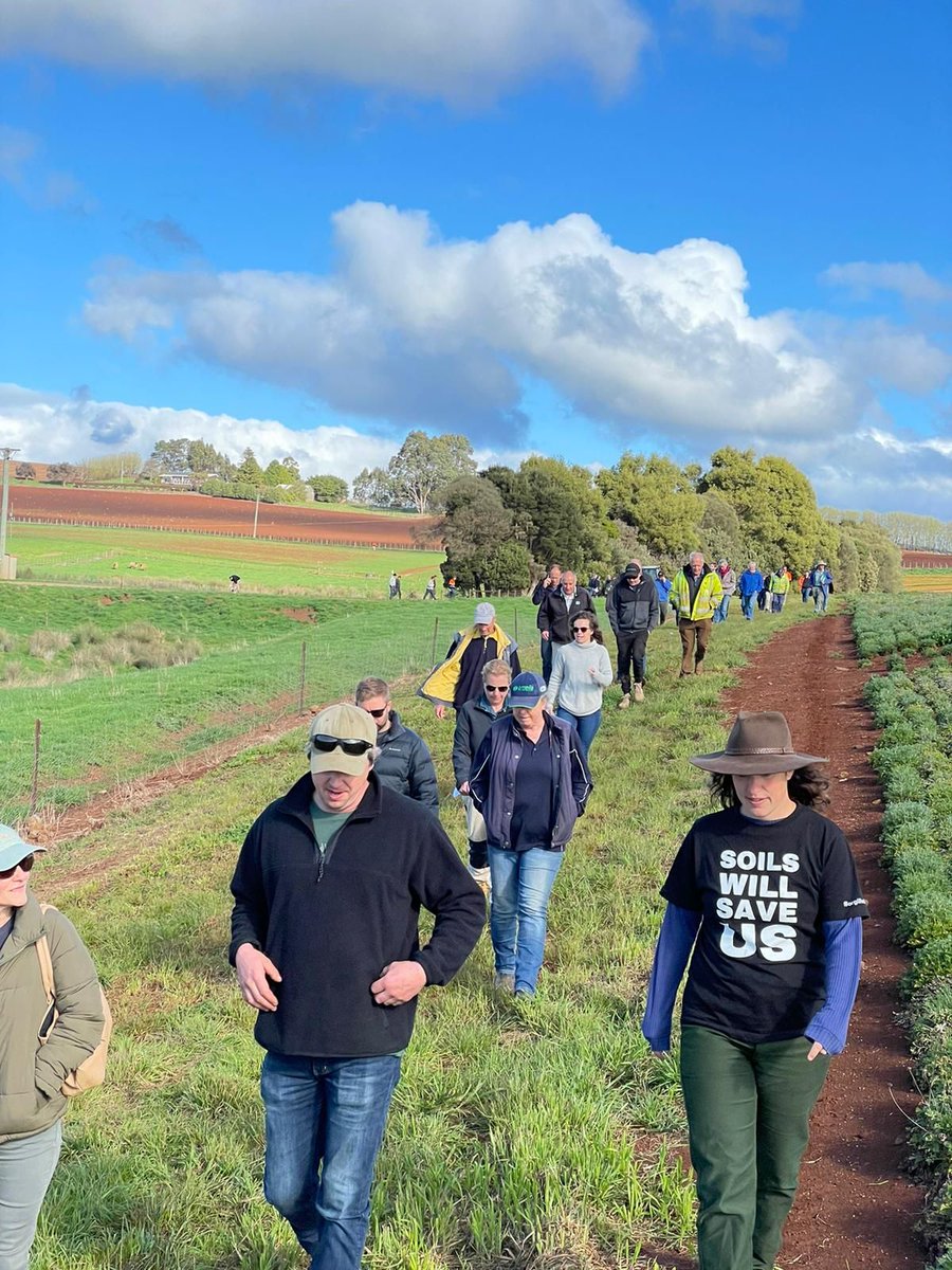 TasInAg's tweet photo. 🌱Friday in the Field 🌱 PhD student Theresa Chapman leads a group at TIA's Vegetable Research Facility at Forthside as part of a field day focusing on potato soil health and fertiliser-use efficiency.
#agriculture #tasmania #TasInAg #Forthside #soilscience #FridayintheField https://t.co/c3h7Ew73g2