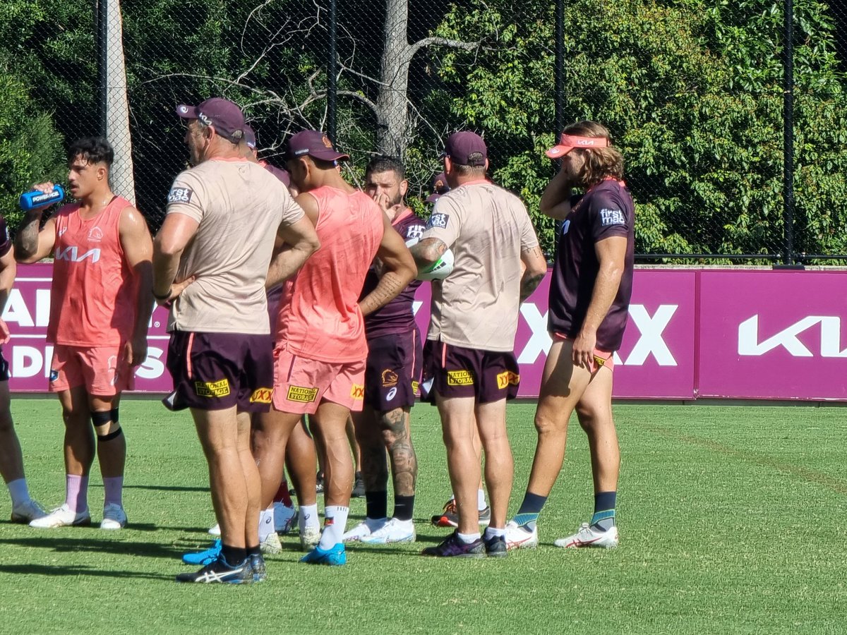 TedRoker's tweet photo. Good signs for Pat Carrigan training with the main @brisbanebroncos team today. Rated a 50/50 chance on Wednesday, I'd say this means he's in. @10NewsFirstQLD #toothgate #2:30 https://t.co/f2uhsIiAo1