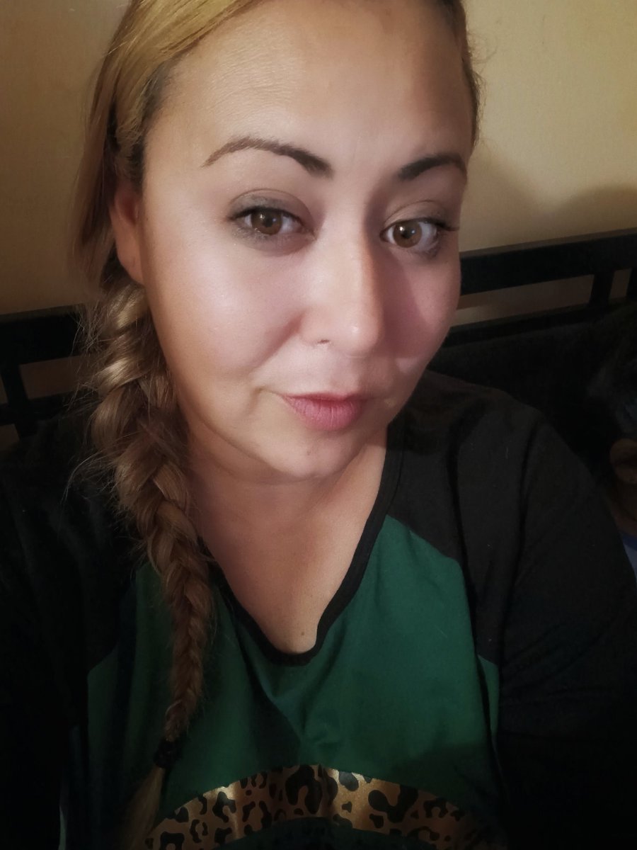 UvaGutierrez's tweet photo. No ay perfeccion y mi #makeup lo refreja😊 mi pelos tambien 🤫 #simplementetu https://t.co/DqDbhrsenL