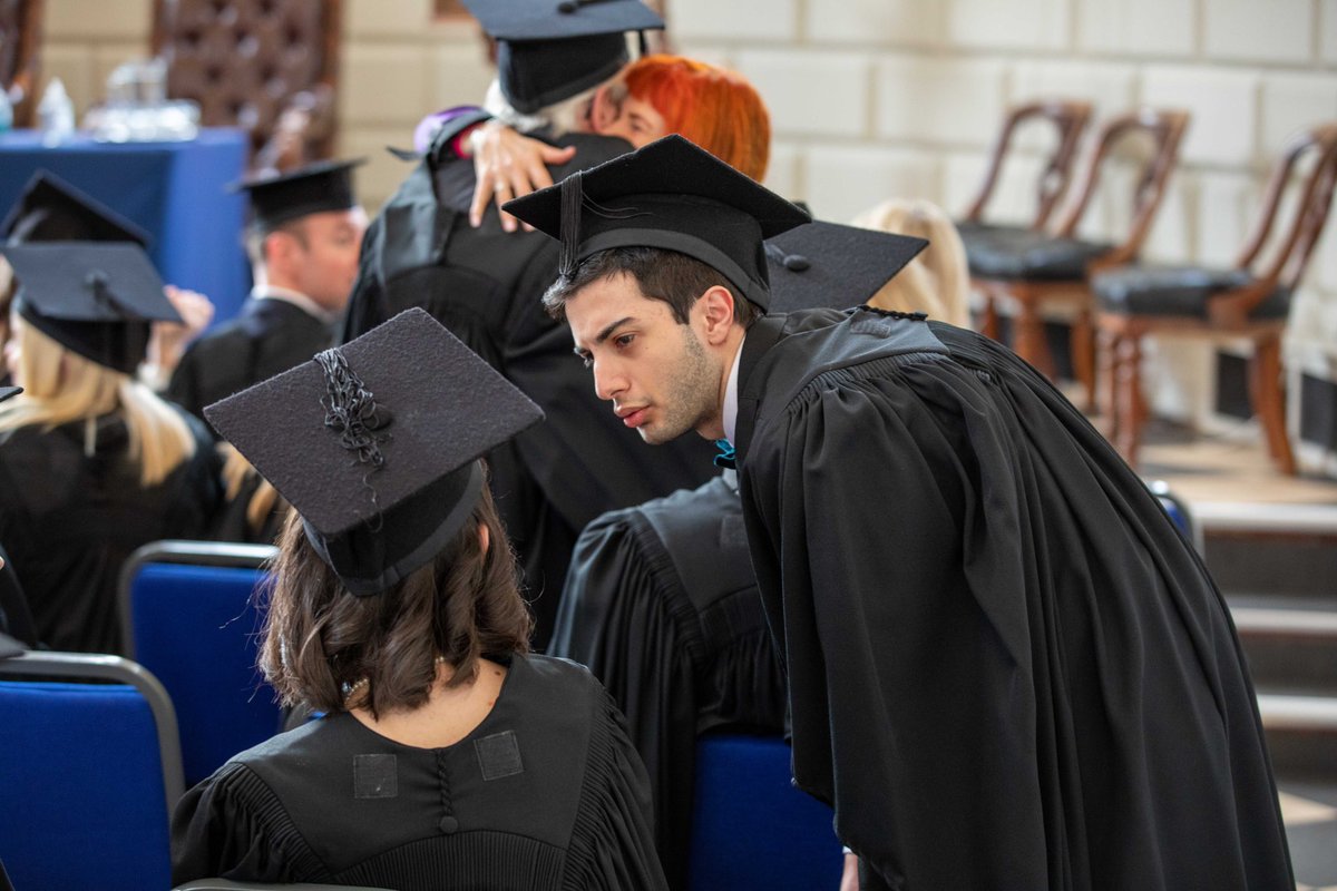 AlabbasiKarim's tweet photo. Throwback to my graduation from the Foundation Course in Trinity College Dublin exactly a year ago🎓✨🥹 Time truly flies! @tcddublin 🌟😁🙏🏻💫 #GraduationAnniversary #MilestoneMoments #trinitycollegedublin https://t.co/6KeXd948Qj