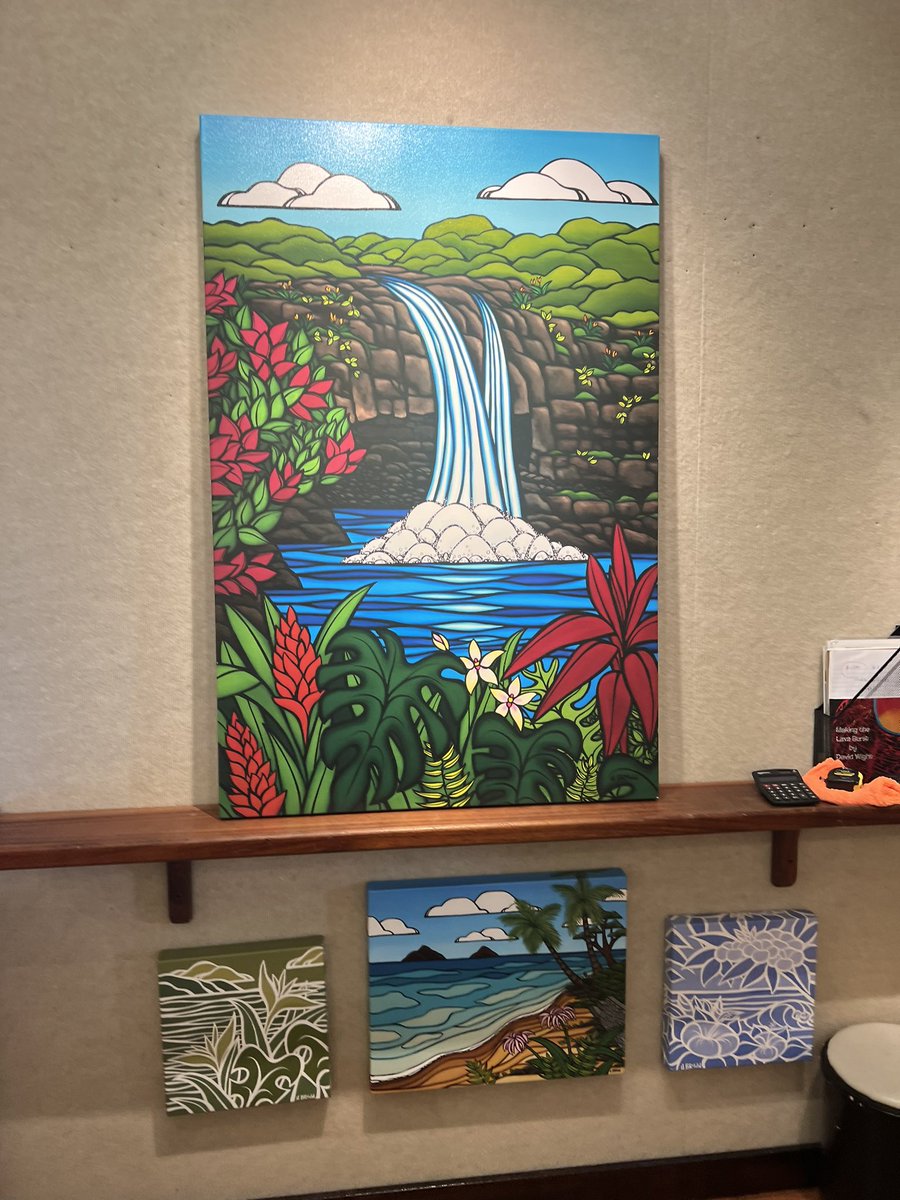 SHINGIIIIIII's tweet photo. 私がPOPアートを描くきっかけになったヘザーブラウンに出会えた

『彼は日本のPOPアートアーティストだよ』と紹介してくれて💦

作品を見てくれた

見せた作品の中に『私の住んでいる街よ！とっても素敵』と高評価を頂きました！

https://t.co/d07OrhvQCZ

#HEATHERBROWN
#SHINGIIIIII
#art 
#Hawaii https://t.co/k5PSIuuzPK
