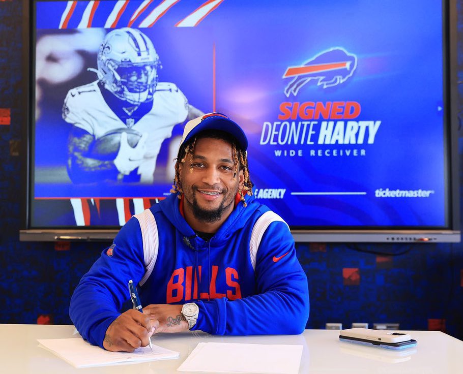 Nowhere else I’d rather be than right here, right now ♥️💙🦬 #BillsMafia