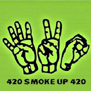 BudMistress's tweet photo. It's that time!!
Share a blunt with me in the comments!
Click LINK IN BIO to puff💨 puff💨 puff💨pass!
#BudMistress 🌬🌳 #ThatBee 🐝 #TheFunctionalStoner 🤓😎 https://t.co/SBPya1MlZY
