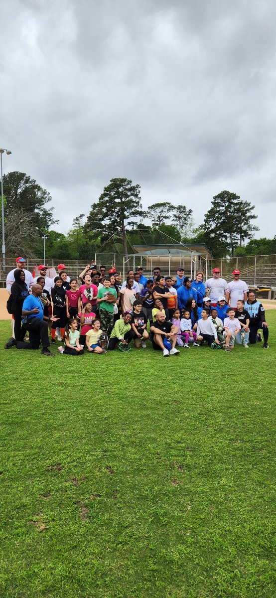 Darren Lyn tweet media