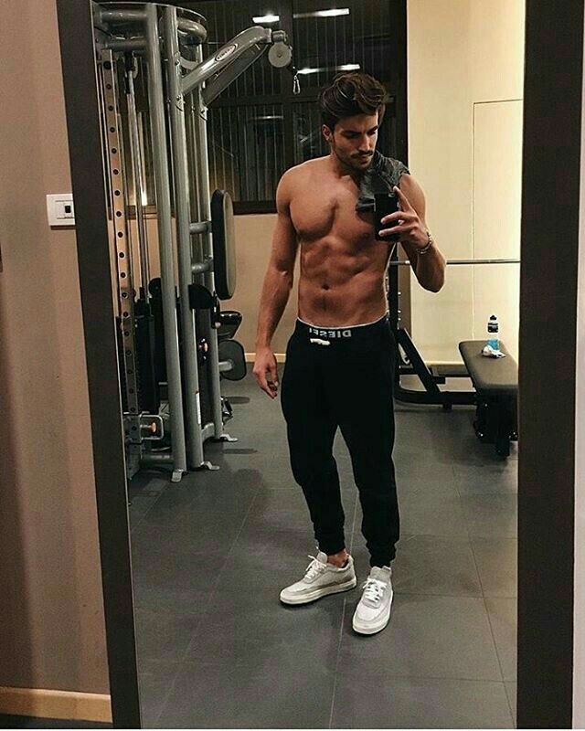 ChaoIIWestfaII's tweet photo. A noite também tem treino https://t.co/hLKGNkbOVS