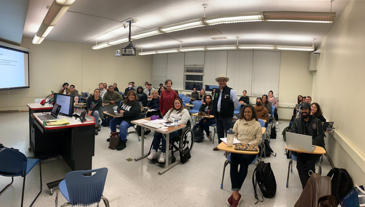 Mark @salinasforhwd and I visited Professor Yi He's MBA marketing class last night to pitch a project: How do we brand the @cityofhayward  as an 'Education City?” The class will take this on as a project. Can't wait to see their recommendations.

#csueb #hayward #educationcity