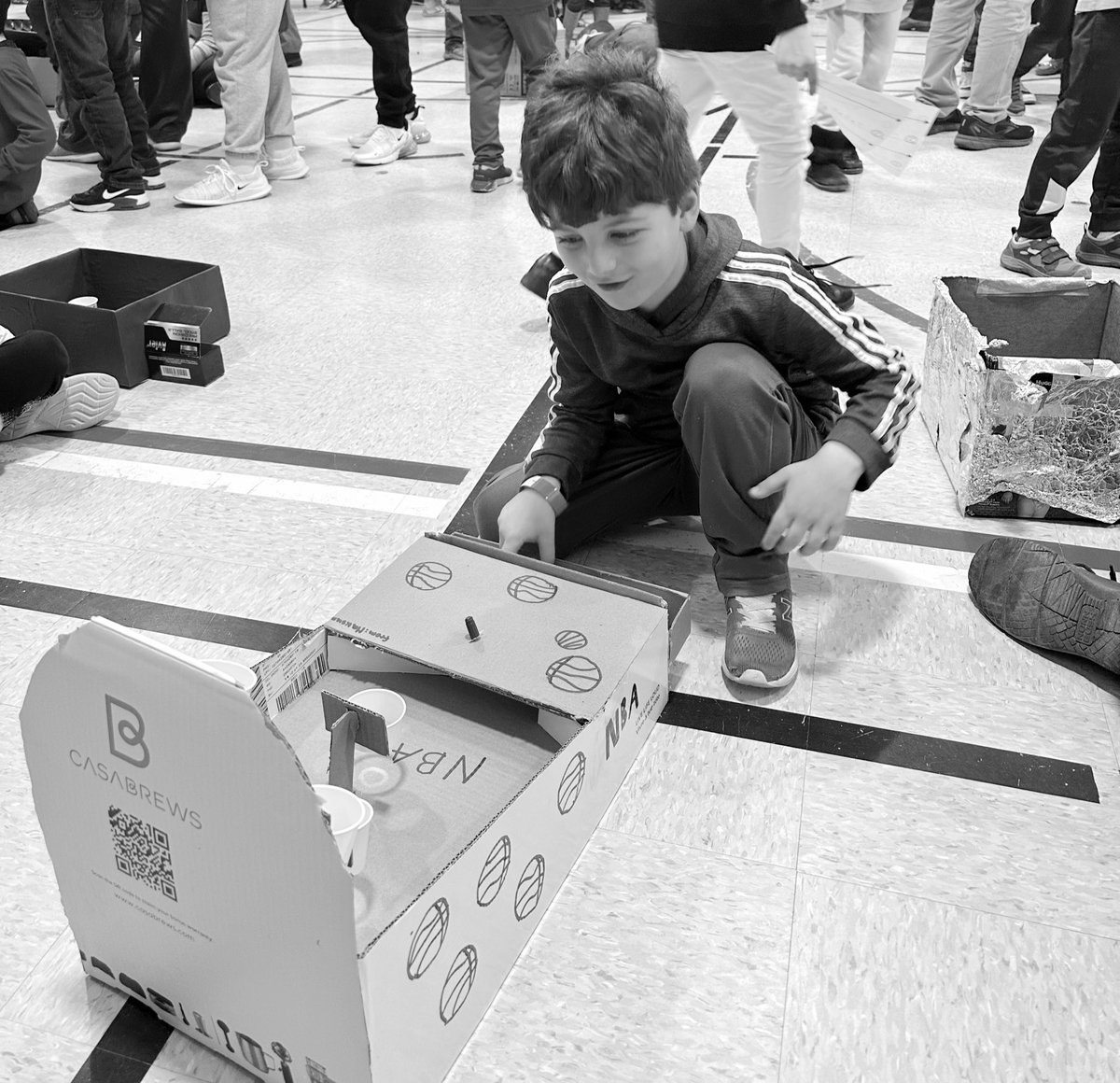 stayplayingnick's tweet image. Happy to see the #CardboardChallenge is still going strong. 🥰