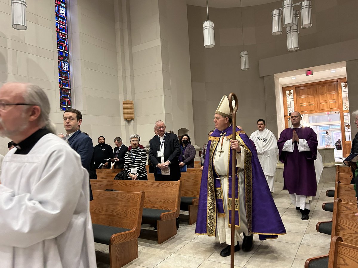 Cardinal Joseph Tobin led vespers at St. Ambrose University to open the SAU Pope Francis at 10 conference #Francis10
<a href="/stambrose/">St. Ambrose University</a>