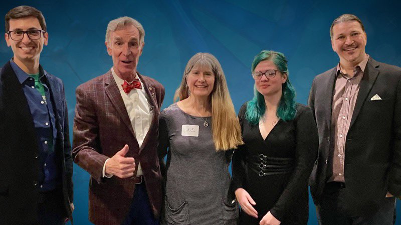sensitivsci's tweet photo. A year ago today @BillNye came to @cornell and hang out with the @CornellBiolabs staff & the @CornellSciComm students. Fun times!
#cuinthelab #cuscistory https://t.co/v7QPda6lPt