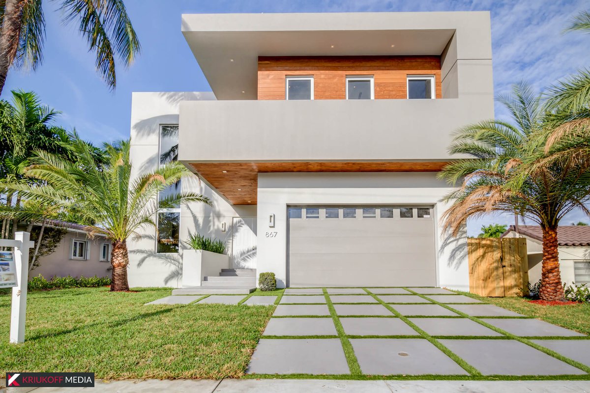 KriukoffMedia's tweet photo. This is what an $8,500,000 home looks like in one of Miami's finest neighborhoods. 🔥😎

https://t.co/LWUlyFgGWL

867 NE 76th Street Miami, FL
#compassfl #agentsofcompass #compassflorida #compassmiami #compassrealestate #kriukoffmedia #kriukoff #dronephotography  #miamirealestate https://t.co/cemwyyv86N