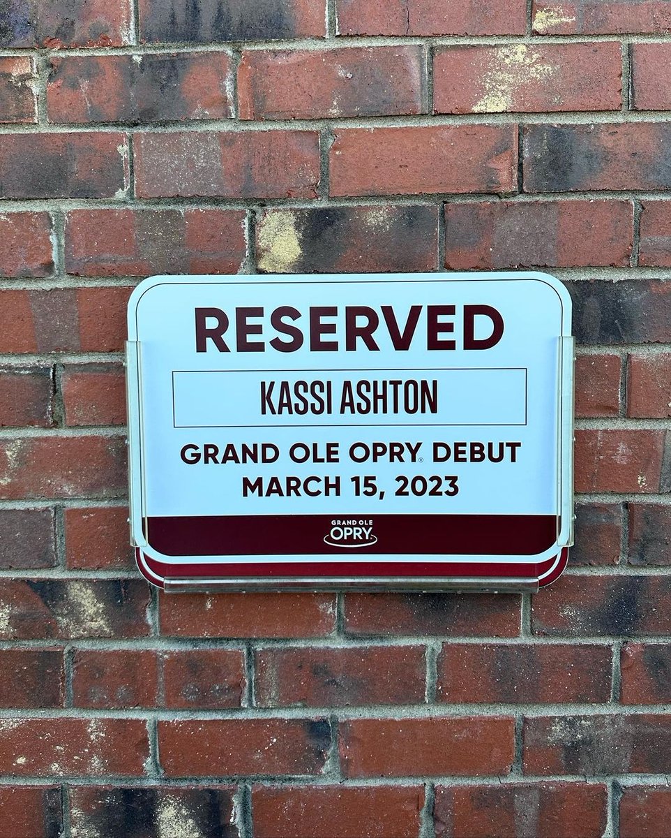 KASSI ASHTON tweet media