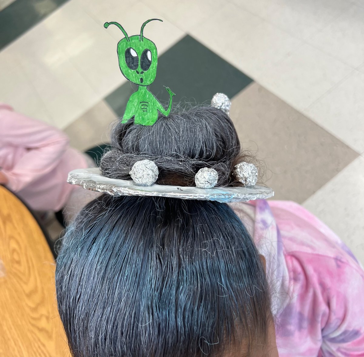 SchoolGbe's tweet photo. Out of this World Day #spiritweek #gbestrong #fcps @gbefcps @fcpsnews @FCPSR5 #aliens #space #babyyoda #gbe #educators https://t.co/yerSJh2B51