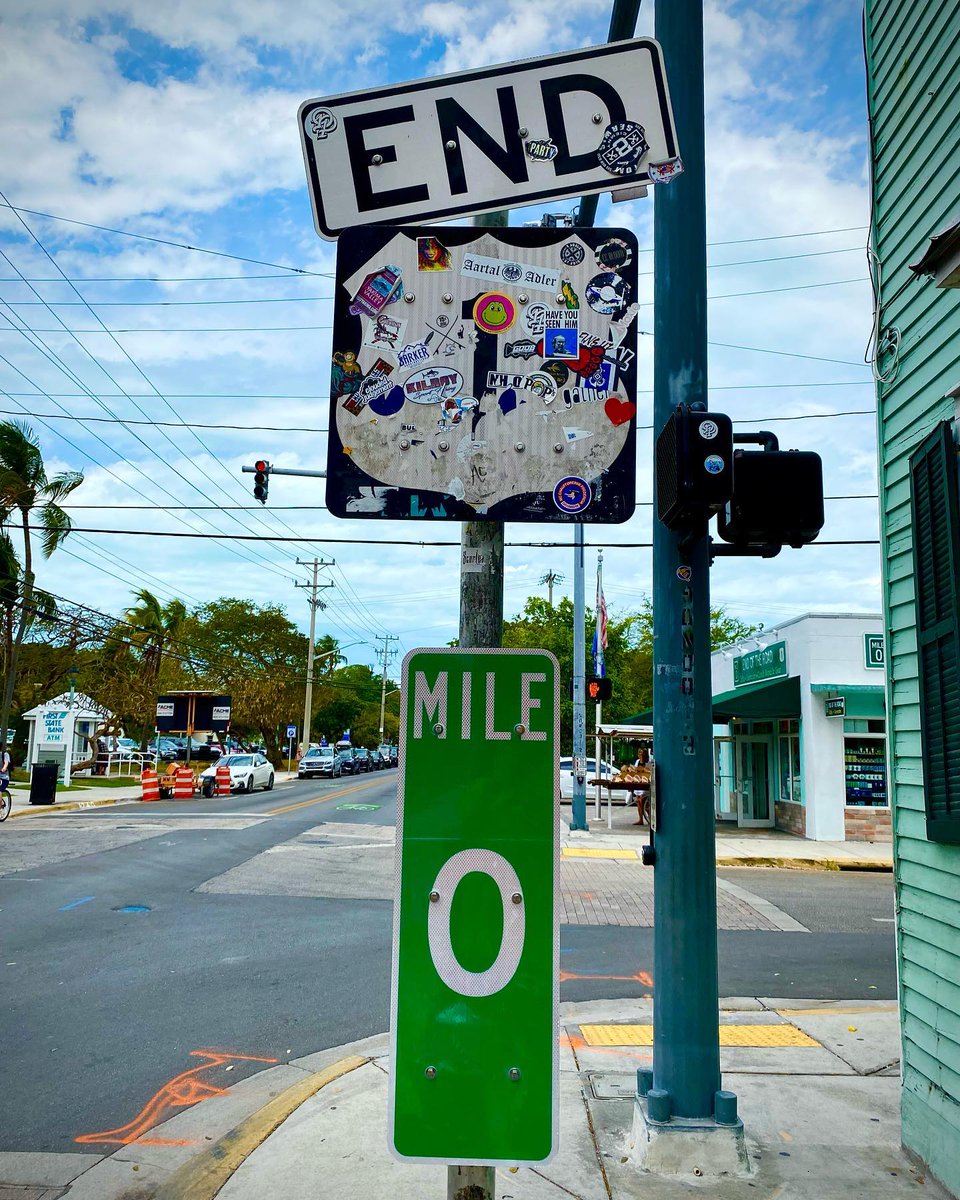 It's the end of the week as we know it because no one works on Friday tbh #keywest #us1 #mile0 📷 @nichol_plated

More: PartyinKeyWest.com/wp/
Follow us: @PartyInKeyWest
Hashtag us: #PartyInKeyWest