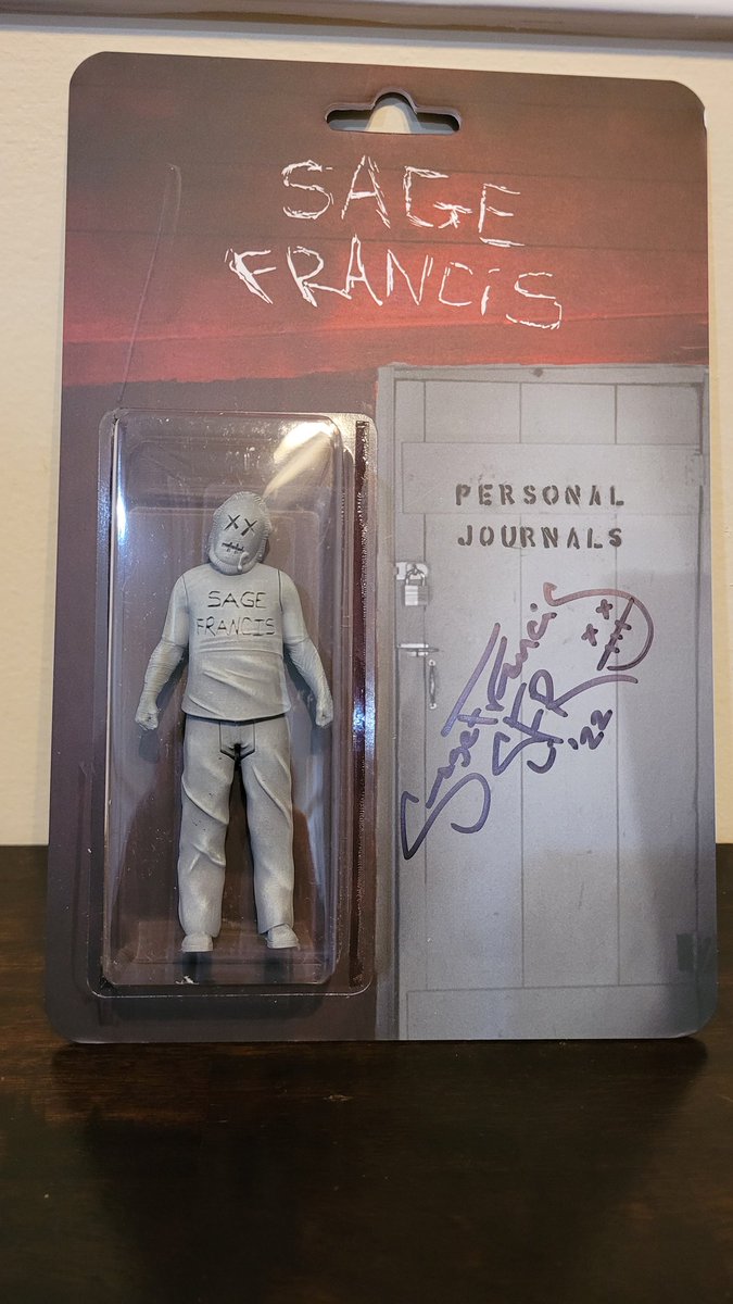 JavyArt01's tweet photo. My @SageFrancis figure arrived today. Time to add him to my music figs collection. Also, shoutout to @SFRupdates for the goodies. Looks like imma be getting that swimsuit bod by summer. 😆 #DIYMFS https://t.co/SyjVlYai3Q