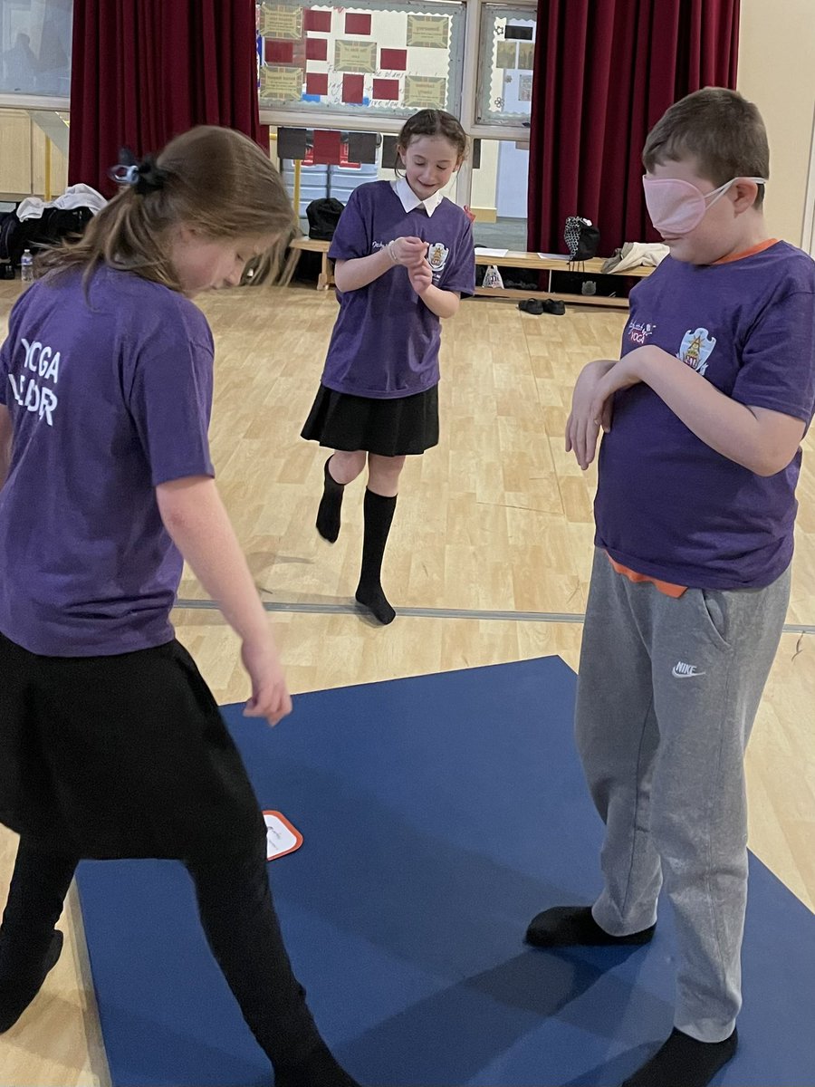 MitchyTitchYoga's tweet photo. Having our #yogaleaders working on a #trustgame for our #afterschoolyogaclub #blindfolded #yogaposes ! #lotsoffun then realising the #christianvalue this term is #trust @asmPE1 @ArnotStMary 🪢🧘🏻‍♀️ https://t.co/ubu8YTbWu8