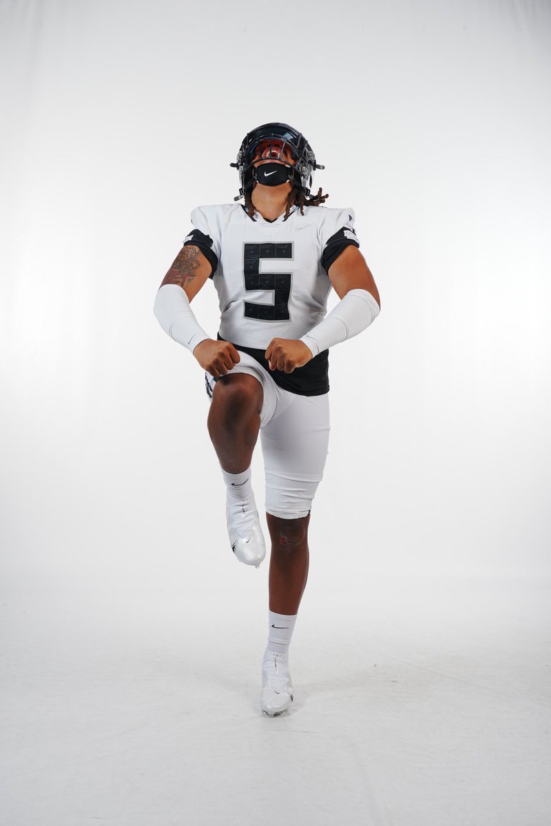 Lamarsmithh's tweet photo. I Had An Amazing Experience At The University Of Central Florida This Pass Weekend!⚔️🖤🤍 #GoKnights #SpaceU   @ErnieSims34 https://t.co/pYeMYqS1U3