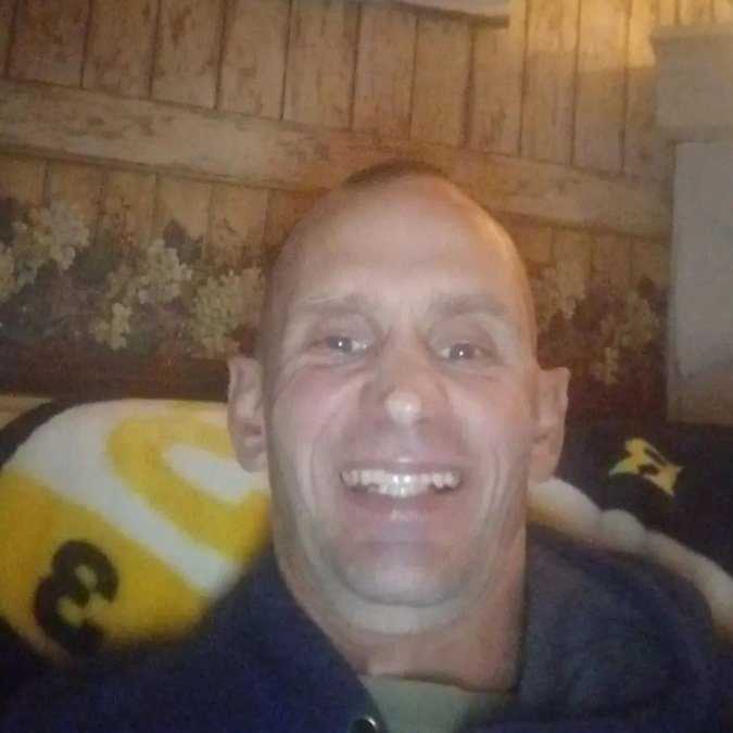 Jay038580Jay's tweet photo. I don't need to be worth millions I'm happy with who I am and I'm good looking https://t.co/MtzByPl7jG