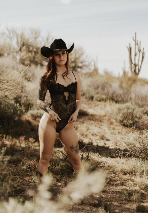 Watch Megan's leaked NSFW photo on TwXstars