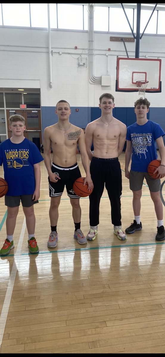 gregkeown23's tweet photo. 2025s @TyPrice2025 and @Eli_Finley_G 

2027 @calebcreech05 

2030 Josiah Large @coachjefflarge 

“I never bother with kids that can’t take it
If they can’t handle the challenge I find that out early and we don’t recruit them - Geno Auriemma 11 time National Championship coach https://t.co/amTV9HyZ8x