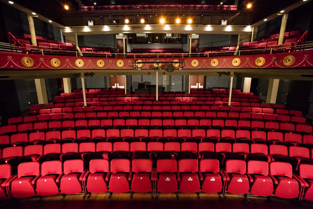 What is happening at Oldham Coliseum is utterly 
heartbreaking, wrong &amp; deeply worrying. Where is the fight to save this historical treasure and all it represents in terms of culture, art, life and well being of all in the region and beyond?