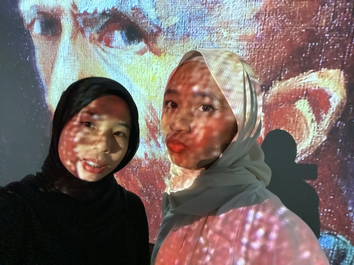 bbyyminn's tweet photo. A great experience at Van Gogh ✨ with qici 💕 https://t.co/XAwH5K3lou