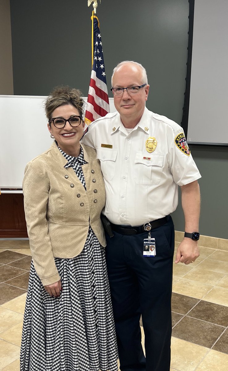 Springfdtx's tweet image. Please join us in congratulating Spring Fire Chief Scott Seifert. He received his 30-year service pin tonight and his wife, Diana, did the honors of pinning it on.
#30yearsofservice #SpringFireProud