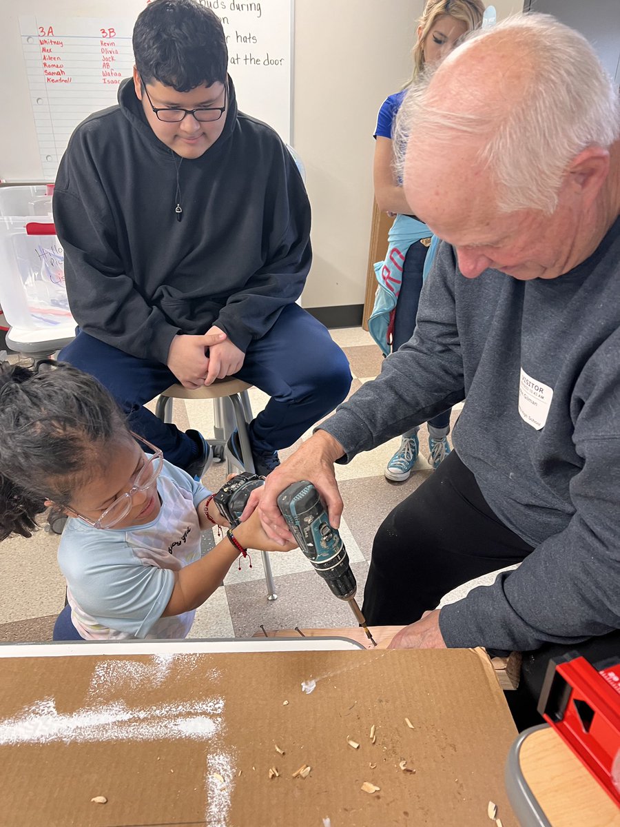 argohs217's tweet photo. Argo alumni, John Gilman (class of 1970), came in to teach Mrs. Kallemeyn's class some basic home improvement skills. #argoalumni #iamargo https://t.co/7iZeI0Nsdo