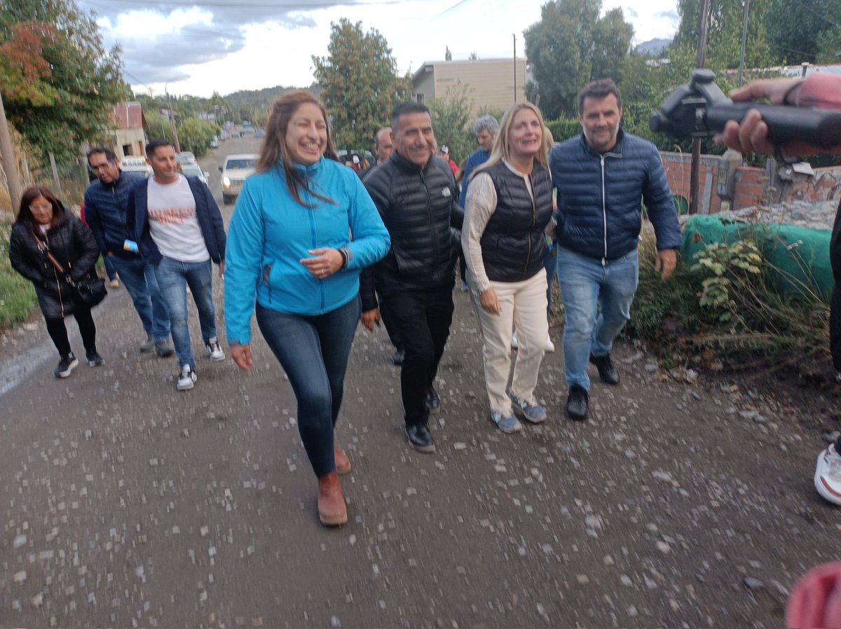 Aye_Gutierrez's tweet photo. a los servicios básicos, a la vivienda digna, al asfalto, no reflejan el inmenso potencial que tiene Neuquén.Por eso entendemos que es hora de ir por la provincia que realmente nos merecemos.
#Lista673
#RamonGobernador🇬🇹
#AyelénVicegobernadora🌞
#FrenteDeTodxsNeuquino🇦🇷 https://t.co/TCgKzxH9qH