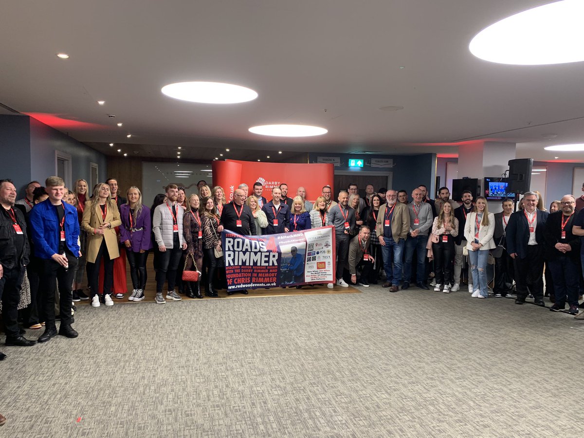 Redsmail's tweet image. Superb night at Anfield tonight for the @DarbyRimmerMND. Humbling to hear all that so many have been doing to support the Foundation and enlightening to hear from the professors looking at treatments for this awful disease. 9 days to #Roads4Rimmer