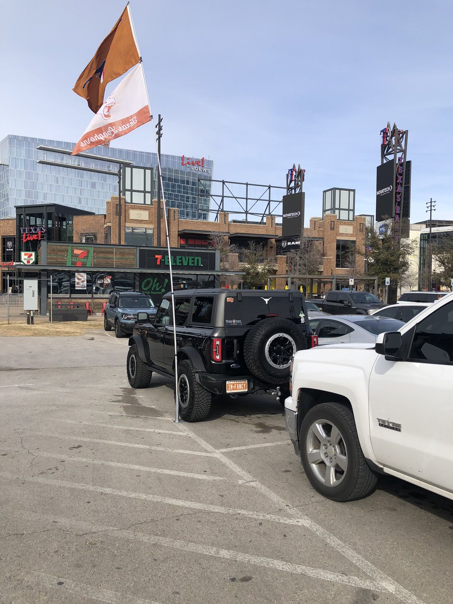 CJLloyd_HookEm's tweet photo. @kyleumlang @TexasFancyBoots @Rasberry_TR Ok, @TexasFancyBoots gets my vote in this one and why? This! Got to see this badass in person in Arlington a few weeks ago. https://t.co/4X7Q5UGatY