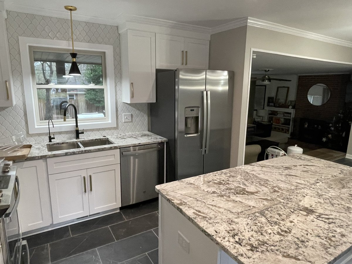 OnPointPMC's tweet image. Mitchell Job: newly renovated kitchen. 
#onpointpmc #contractor #homeimprovement